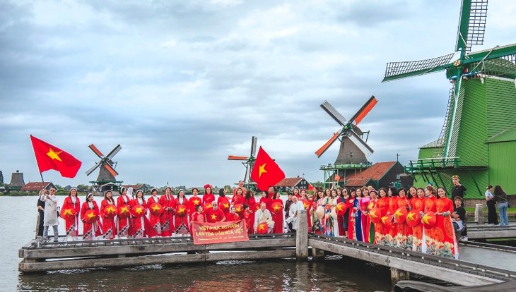 Ngày hội Việt phục bộ hành tại Châu Âu – hòa chung niềm tự hào dân tộc nhân kỷ niệm 80 năm Quốc khánh Việt Nam - ảnh 24