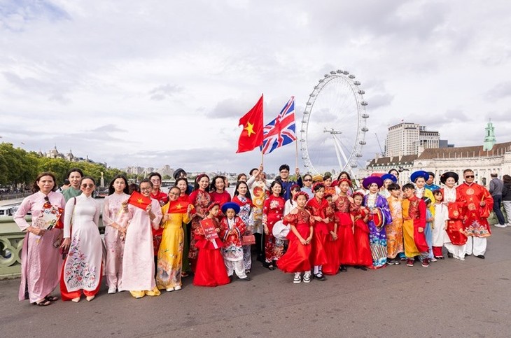 Ngày hội Việt phục bộ hành tại Châu Âu – hòa chung niềm tự hào dân tộc nhân kỷ niệm 80 năm Quốc khánh Việt Nam - ảnh 40