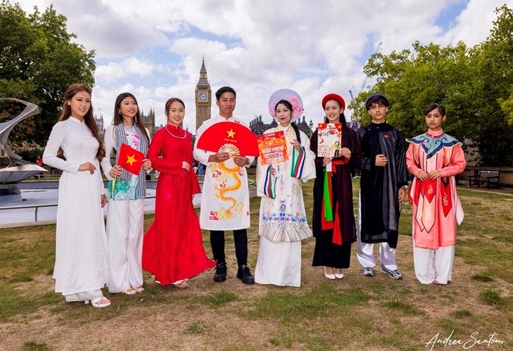 Ngày hội Việt phục bộ hành tại Châu Âu – hòa chung niềm tự hào dân tộc nhân kỷ niệm 80 năm Quốc khánh Việt Nam - ảnh 41