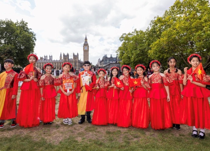 Ngày hội Việt phục bộ hành tại Châu Âu – hòa chung niềm tự hào dân tộc nhân kỷ niệm 80 năm Quốc khánh Việt Nam - ảnh 42