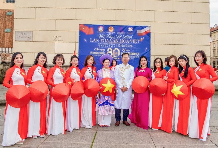 Ngày hội Việt phục bộ hành tại Châu Âu – hòa chung niềm tự hào dân tộc nhân kỷ niệm 80 năm Quốc khánh Việt Nam - ảnh 2