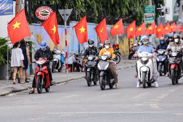 Cờ đỏ sao vàng và hành trình đến tương lai - ảnh 12