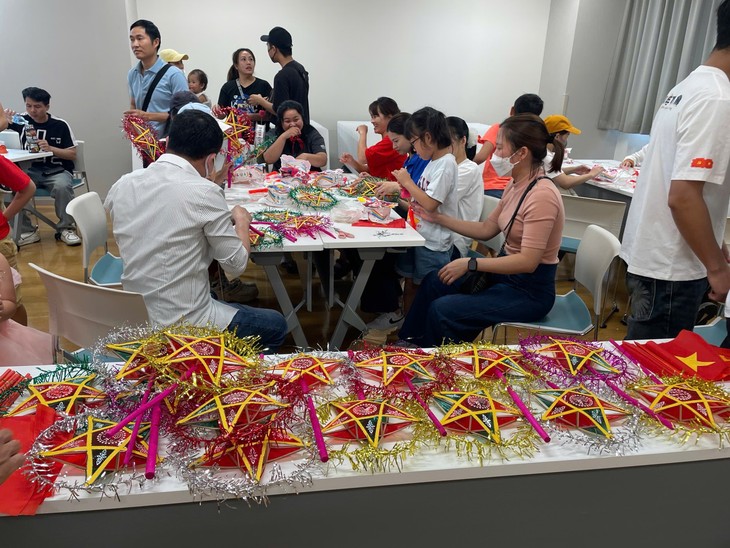 Nhật Bản: Trung thu vui ở Trường Việt ngữ Cộng đồng Cây Tre  - ảnh 3