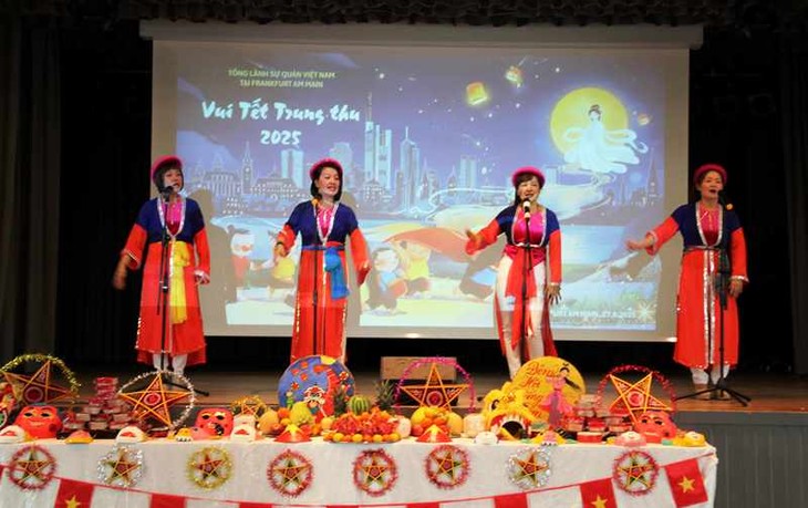 Tết Trung thu - Vui hội Trăng rằm tại CHLB Đức - ảnh 5