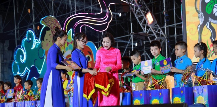 Trung thu ấm áp, ý nghĩa cho trẻ em trên mọi miền Tổ quốc - ảnh 1