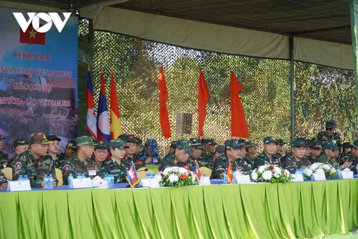 Khai mạc Diễn tập cứu hộ, cứu nạn chung Quân đội ba nước Lào-Việt Nam-Campuchia - ảnh 1