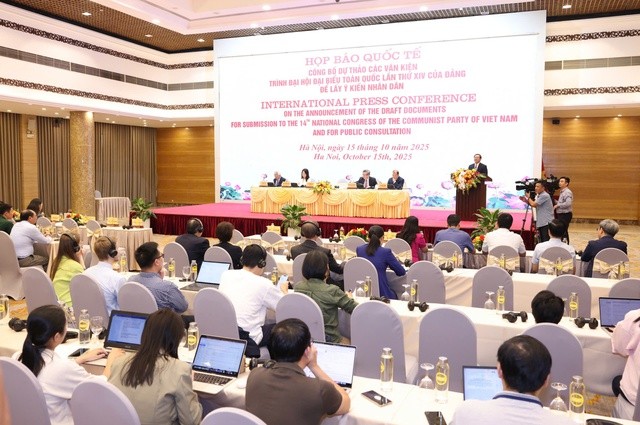 Họp báo quốc tế công bố dự thảo các Văn kiện trình Đại hội XIV của Đảng để lấy ý kiến nhân dân - ảnh 1