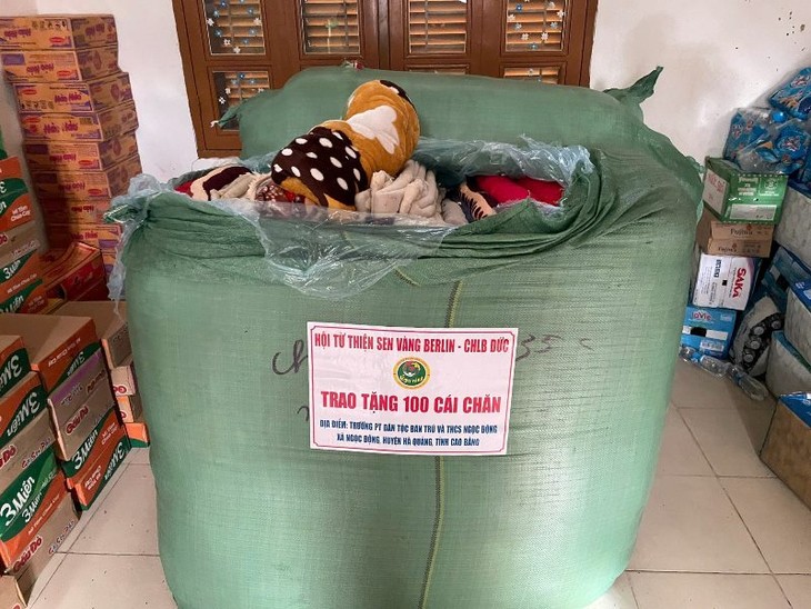 Hội Từ thiện Sen vàng Berlin: Gửi về quê nhà tình cảm ấm áp, mong nơi ấy sẽ bình yên! - ảnh 4