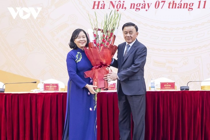 Bà Bùi Thị Minh Hoài trở thành nữ Chủ tịch đầu tiên của Ủy ban Trung ương Mặt trận Tổ quốc Việt Nam - ảnh 1