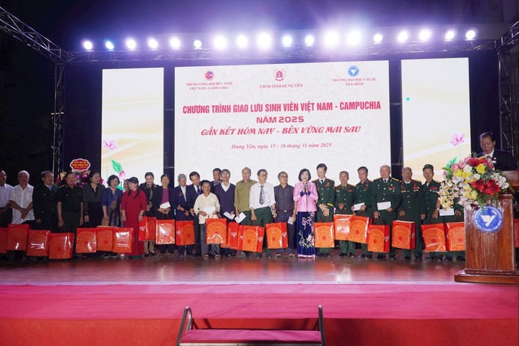 Giao lưu sinh viên Việt Nam - Campuchia - ảnh 2