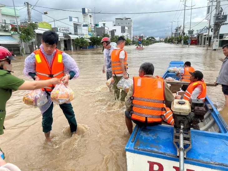 Hội từ thiện Sen vàng Berlin: Hành động bằng con tim - ảnh 1