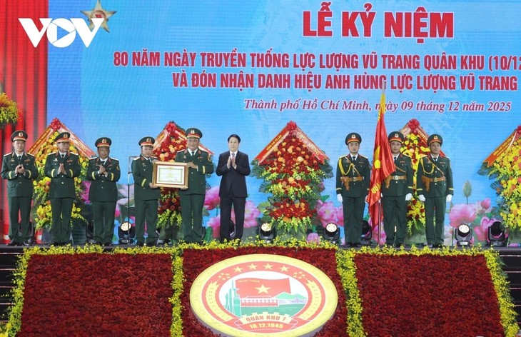 Chủ tịch nước Lương Cường dự Lễ kỷ niệm 80 năm Ngày truyền thống Lực lượng vũ trang Quân khu 7 - ảnh 1