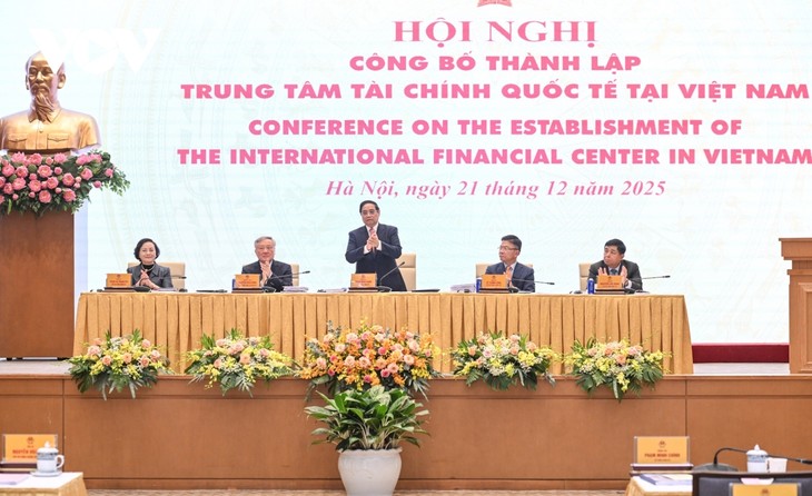 Thủ tướng dự Hội nghị công bố thành lập Trung tâm Tài chính quốc tế tại Việt Nam - ảnh 1