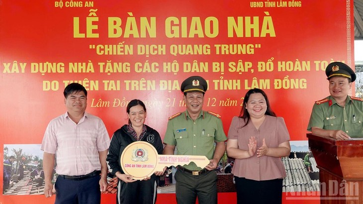 Lâm Đồng: Khánh thành căn nhà đầu tiên trong “Chiến dịch Quang Trung” - ảnh 1