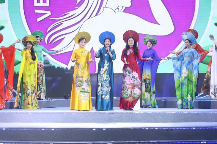 Nhà thiết kế Chế Hằng – Gửi hồn Thăng Long vào từng tà áo dài - ảnh 2