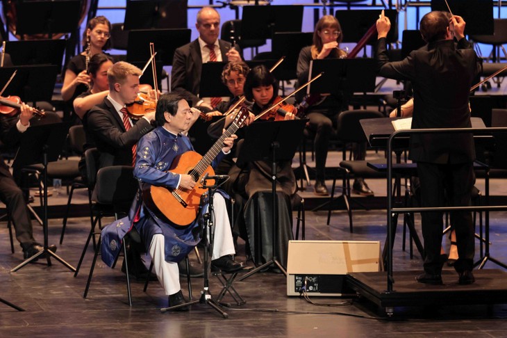 Lần đầu tiên Tổ khúc Kiều được chơi cùng dàn nhạc giao hưởng tại Nhà hát Hồ Gươm - ảnh 1