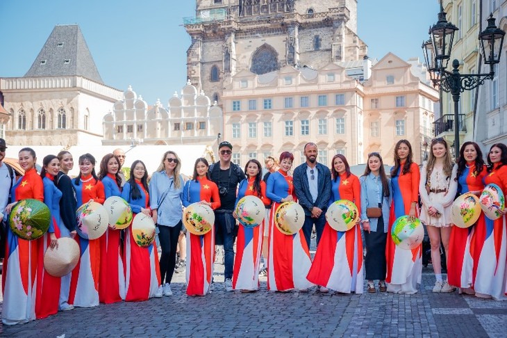 Ông Phạm Gia Hậu: Nghị quyết 80 đưa văn hóa trở thành nền tảng tinh thần vững chắc của xã hội - ảnh 3