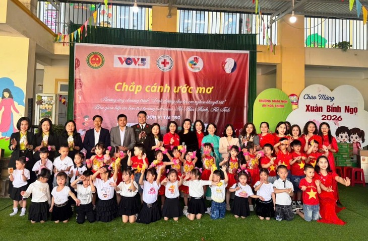 “Chắp cánh ước mơ” mang Tết ấm đến xã vùng cao Sơn Tiến - ảnh 1