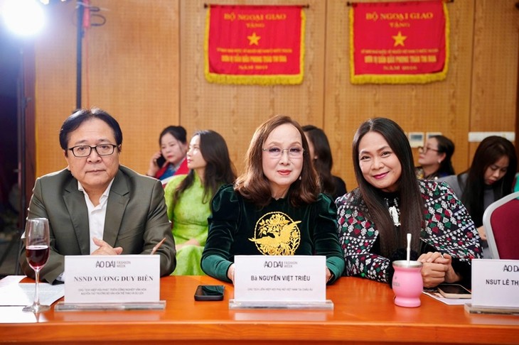 Áo Dài Fashion Week London 2026 kể câu chuyện văn hoá Việt - ảnh 5