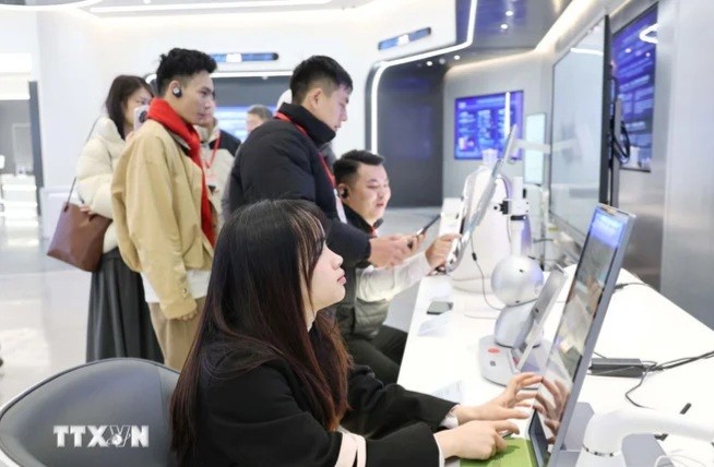 Quảng Tây (Trung Quốc) muốn hợp tác sâu rộng với Việt Nam trong lĩnh vực AI - ảnh 1