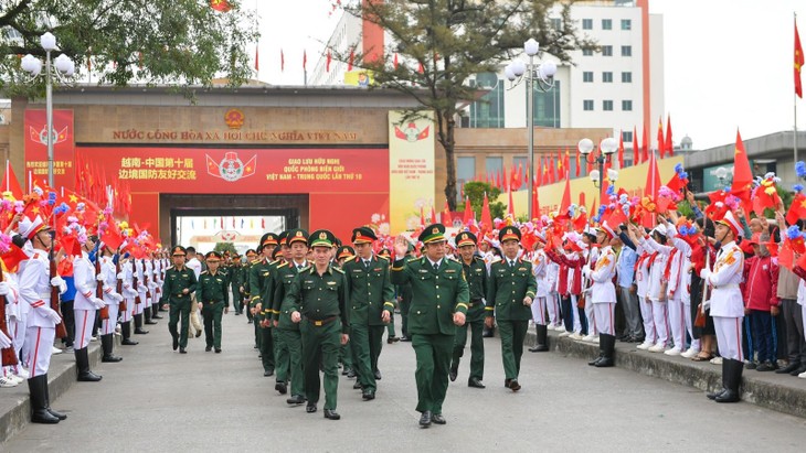 Chính thức diễn ra Chương trình Giao lưu hữu nghị quốc phòng biên giới Việt Nam - Trung Quốc lần thứ 10 - ảnh 1