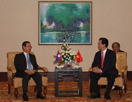 PM  Vietnam Nguyen Tan Dung menerima Deputy Perdana Menteri Laos - ảnh 1