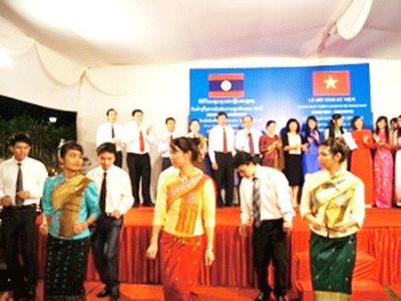 Aktivitas memperingati ult ke-50 penggalangan hubungan diplomatik Vietnam-Laos di India - ảnh 1