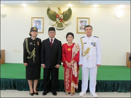 Upacara mengerek bendera memperingati ulth ke- 67 Hari Kemerdekaan RI di  Hanoi  - ảnh 6