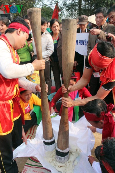 Lomba membuat kue Chung dan kue Day di festival Con Son-Kiep Bac(Hai Duong) - ảnh 7