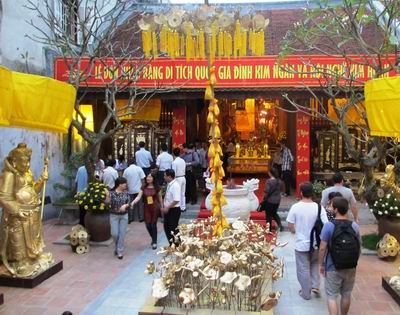 Keindahan indah di jalan kerajinan kota Hanoi melalui pesta tukang emas 2013 - ảnh 1