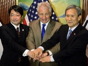 Pertemuan trilateral AS-Jepang-Republik Korea tentang situasi di semenanjung Korea  - ảnh 1