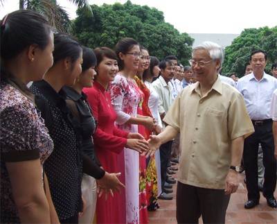 Sekjen Nguyen Phu Trong melakukan kunjungan kerja di propinsi Bac Giang - ảnh 1