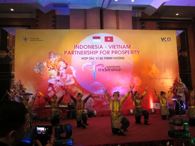 Pertemuan antara badan-badan usaha Vietnam- Indonesia di Jakarta - ảnh 1