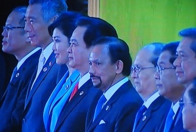 Vietnam memberikan sumbangan penting pada KTT ASEAN - 23 - ảnh 1