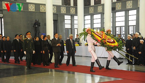 Upacara Berziarah Kenegaraan Almarhum Jenderal Vo Nguyen Giap - ảnh 18