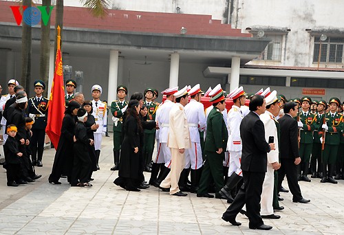 Upacara belasungkawa kenegaraan Almarhum Jenderal Vo Nguyen Giap - ảnh 21