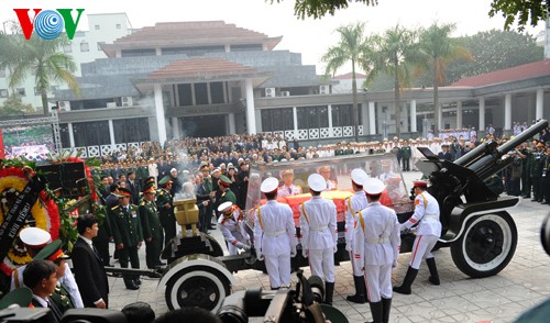 Upacara belasungkawa kenegaraan Almarhum Jenderal Vo Nguyen Giap - ảnh 23