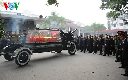 Upacara belasungkawa kenegaraan Almarhum Jenderal Vo Nguyen Giap - ảnh 26