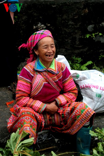 Pasar di daerah pegunungan Hoang Su Phi - ảnh 11