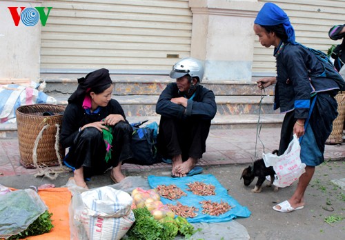 Pasar di daerah pegunungan Hoang Su Phi - ảnh 5