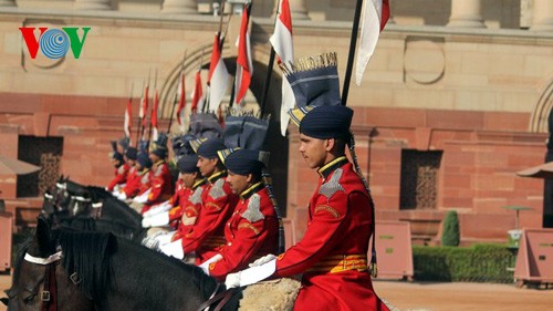 Upacara penyambutan Sekjen Nguyen Phu Trong di Istana Presiden India - ảnh 2