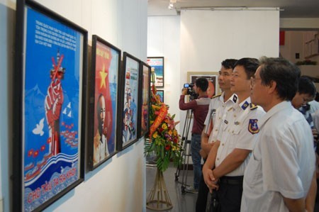 Pameran gambar agitasi tentang kedaulatan laut dan pulau Vietnam - ảnh 1