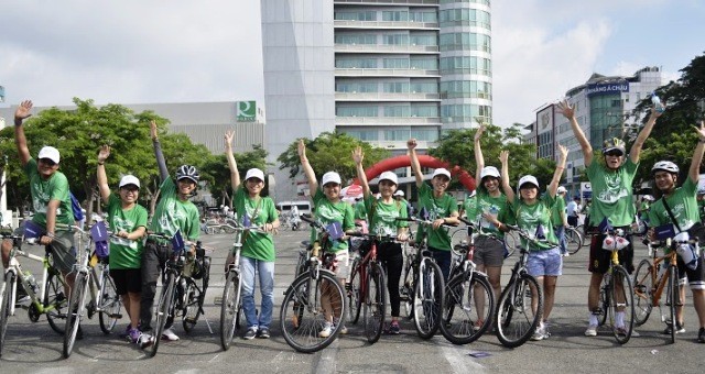 Banyak aktivitas menyambut Hari Lingkungan Hidup Dunia - ảnh 1