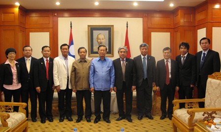 Vietnam membantu Laos mengembangkan teknologi informasi - ảnh 1