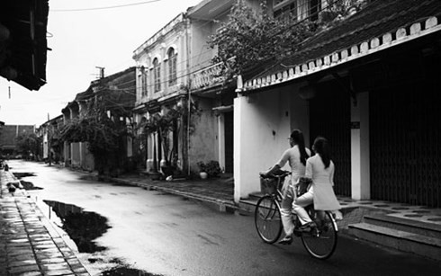 Dini pagi di kota kuno Hoi An - ảnh 5