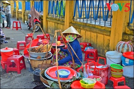 Mengelilingi sektor kuno kota Hoi An, Vietnam Tengah - ảnh 9