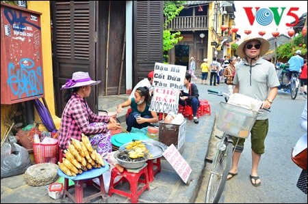 Mengelilingi sektor kuno kota Hoi An, Vietnam Tengah - ảnh 10