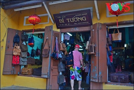 Mengelilingi sektor kuno kota Hoi An, Vietnam Tengah - ảnh 8