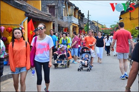 Mengelilingi sektor kuno kota Hoi An, Vietnam Tengah - ảnh 11