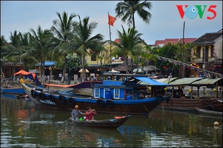 Mengelilingi sektor kuno kota Hoi An, Vietnam Tengah - ảnh 13